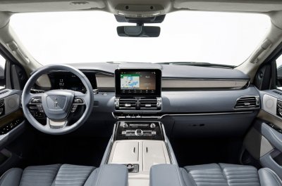 2018-Lincoln-Navigator-interior-view.jpg