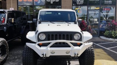 2013-White-SoBe-Edition-Jeep-Automatic.jpg 2013-White-SoBe-Edition-Jeep-Automatic.jpg