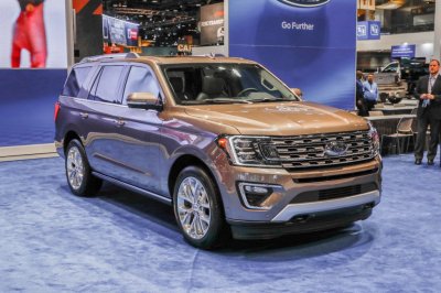 2018-Ford-Expedition-Limited-front-three-quarter.jpg