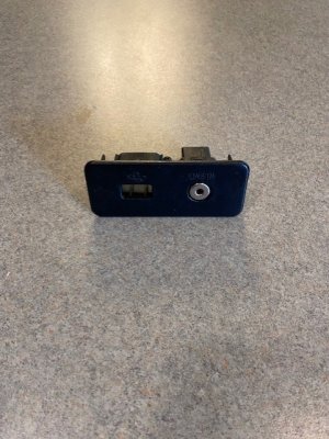 Ford usb aux hub.jpg