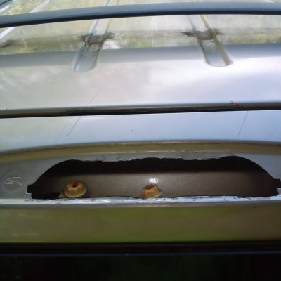 this is my expedition's hatch after I had to trim for my led light to fit.jpg this is my expedition's hatch after I had to trim for my led light to fit.jpg