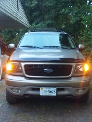my 2002 eddie bauer expedition with my new led corner bulbs.jpg