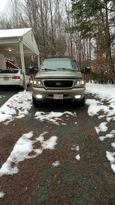 my brand led fog lights turned on.jpg
