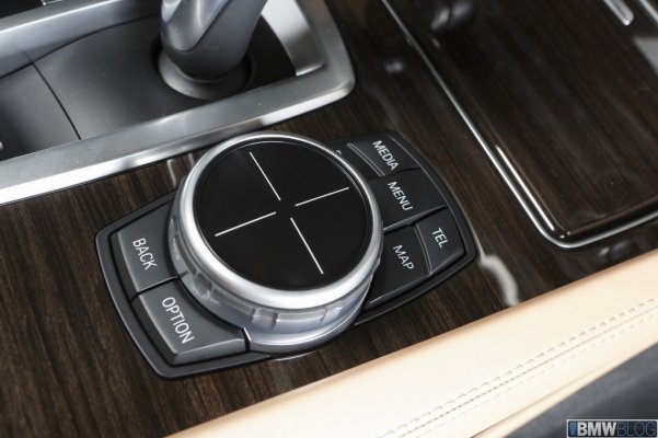 BMW-iDrive-Touch-Controller-104.jpg