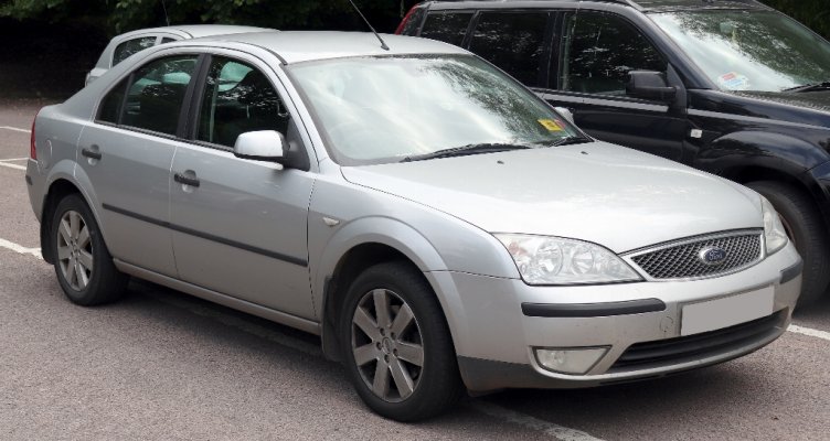 2005_Ford_Mondeo_Silver_1.8_Front.jpg