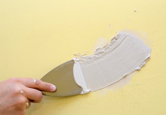 How_To_Spackle_a_Wall.jpg How_To_Spackle_a_Wall.jpg