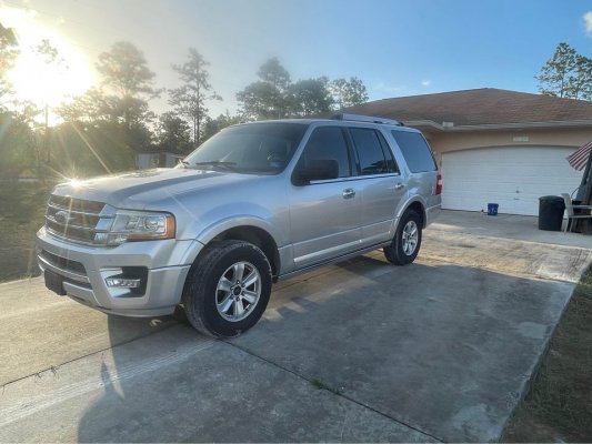 2015 Ford Expedition.jpg