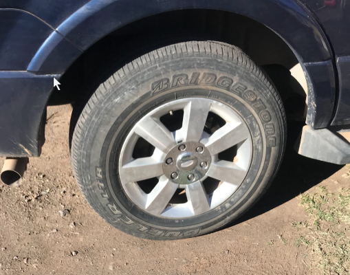 2010 Ford Expedition.png