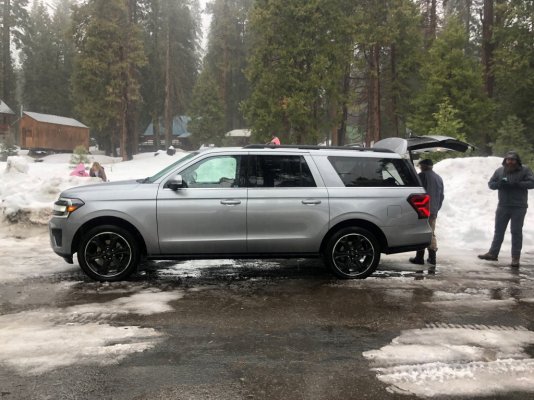 expedition snow.jpg