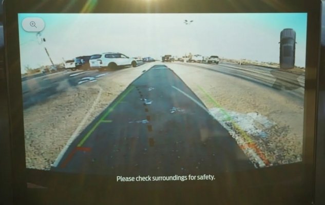 2022 Expedition XLT 12'' Touchscreen with Analog Camera Image.jpg