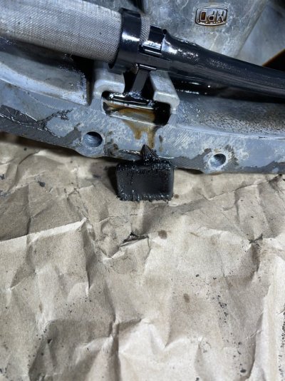 Pump hose - screen and magnet.jpg