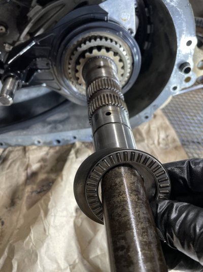 Output shaft disassembly - rear 9.jpg
