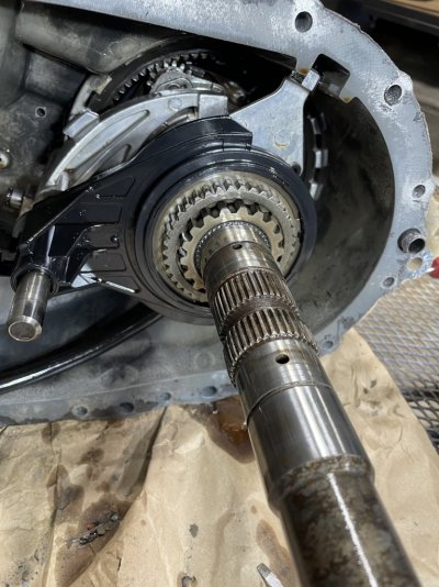 Output shaft disassembly - rear 10.jpg
