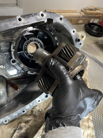 Output shaft disassembly - rear 14 planetary.jpg