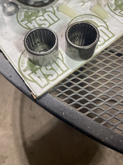 Planetary bearings - factory on R - lesser quality replacement on L.jpg