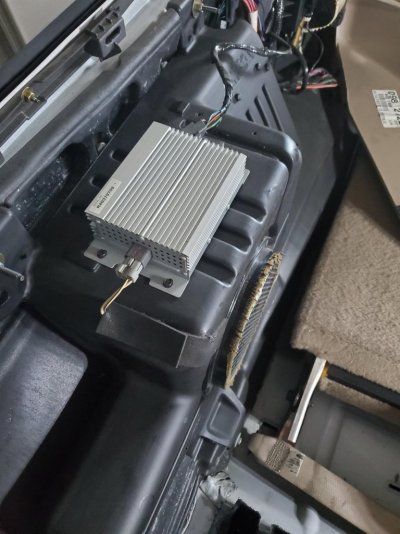 Expedition sub amp speaker wire connector.jpg