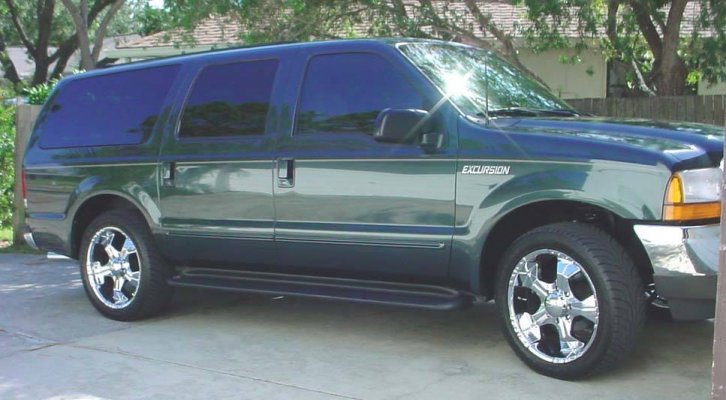 2000-ford-excursion-xlt.jpg